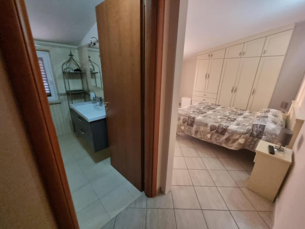 B&B E Casa Vacanza Al Castello โรเชลลา ยอนีกา ภายนอก รูปภาพ