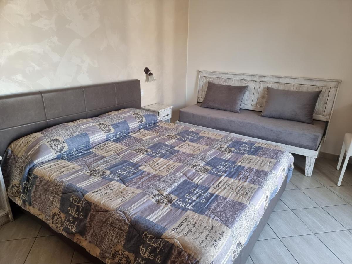 B&B E Casa Vacanza Al Castello โรเชลลา ยอนีกา ภายนอก รูปภาพ