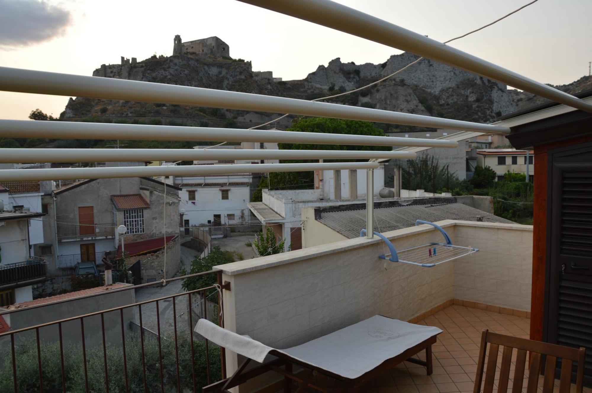 B&B E Casa Vacanza Al Castello โรเชลลา ยอนีกา ภายนอก รูปภาพ
