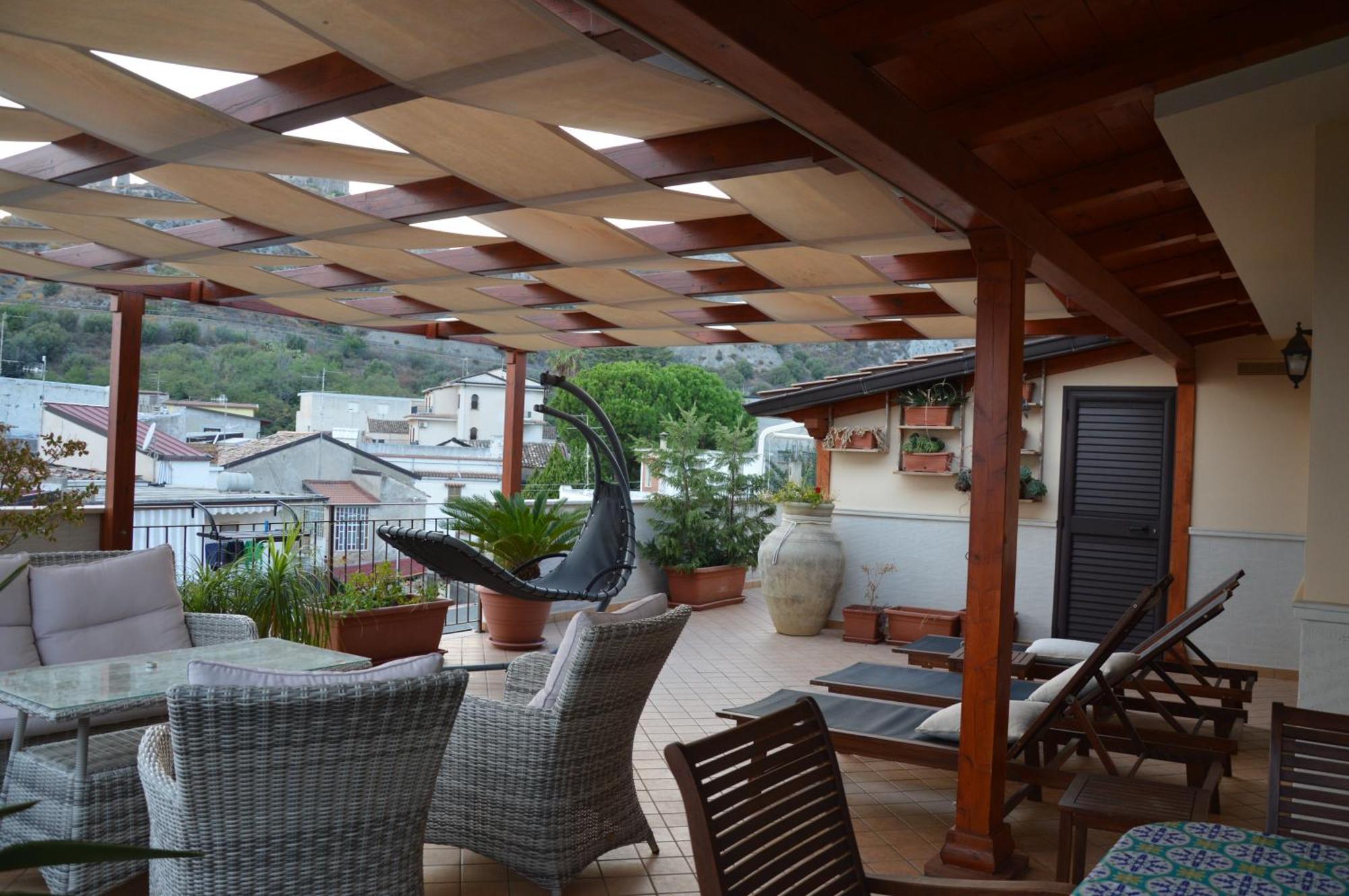 B&B E Casa Vacanza Al Castello โรเชลลา ยอนีกา ภายนอก รูปภาพ