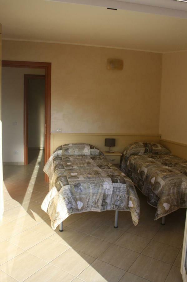B&B E Casa Vacanza Al Castello โรเชลลา ยอนีกา ภายนอก รูปภาพ